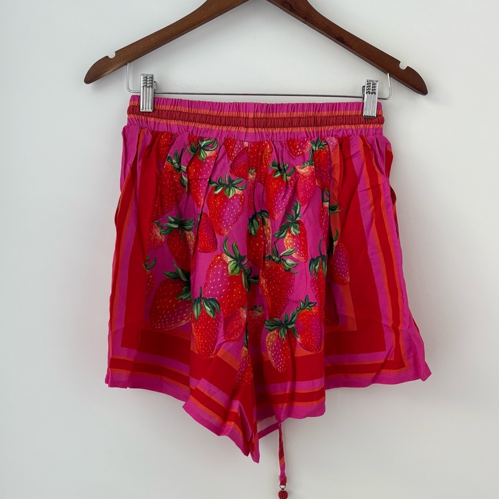 NWOT Farm Rio Strawberry Scarf Printed Shorts S - Picture 4 of 15